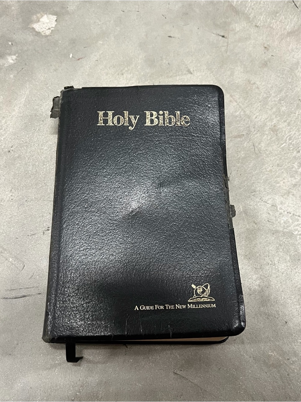 Holy Bible Red Letter, New Millennium Edition New King James 1990